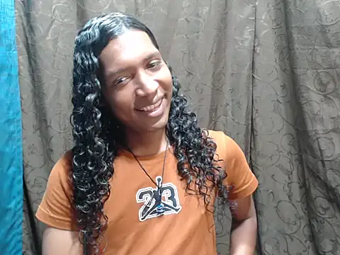 shairaStarr online show from October 2025 02:59:02 AM