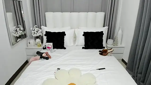 LustfulMonica online show from November 2025 11:00:02 AM