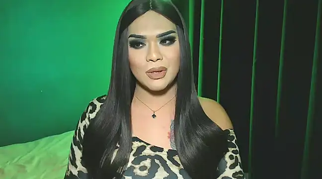 Snapshot of VictoriaEliz chatting on December 2024 10:56:01 PM VictoriaEliz online show from December 2024 10:56:01 PM