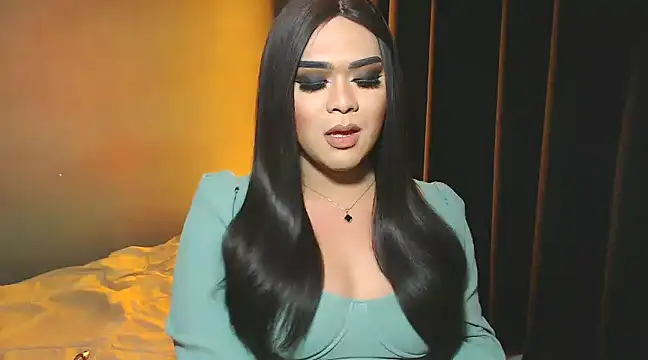 Snapshot of VictoriaEliz chatting on December 2024 11:43:02 AM VictoriaEliz online show from December 2024 11:43:02 AM