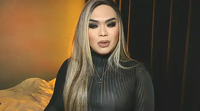 Snapshot of VictoriaEliz chatting on December 2024 10:43:02 PM VictoriaEliz online show from December 2024 10:43:02 PM