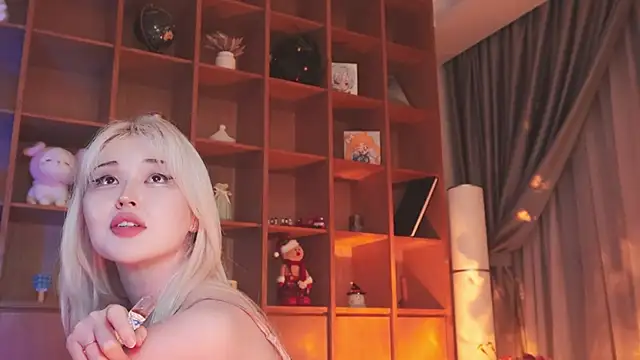 Snapshot of hyun_chia chatting on October 2025 10:07:02 PM hyun chia online show from October 2025 10:07:02 PM