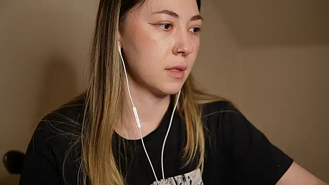 chibi moon  online show from December 2024 08:14:01 PM