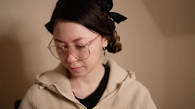 chibi moon  online show from December 2024 04:30:02 PM