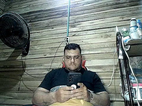 Arcangel 05 online show from May 2026 06:24:02 AM