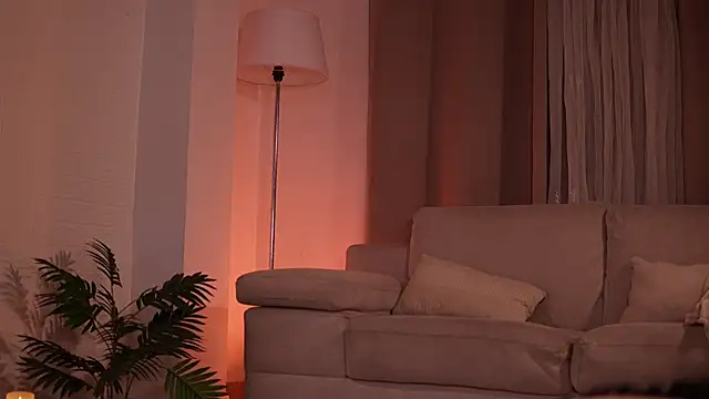 GiaFaaris online show from April 2026 08:38:01 PM