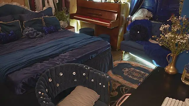 VanessaDoyle online show from November 2025 06:44:02 PM