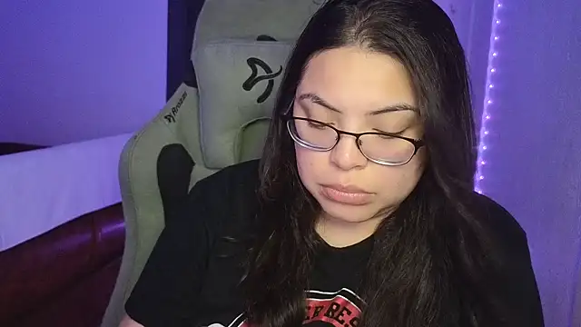 Snapshot of drizzypeach602 chatting on October 2025 01:18:01 AM drizzypeach602 online show from October 2025 01:18:01 AM