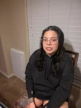 Snapshot of drizzypeach602 chatting on February 2025 07:56:01 AM drizzypeach602 online show from February 2025 07:56:01 AM