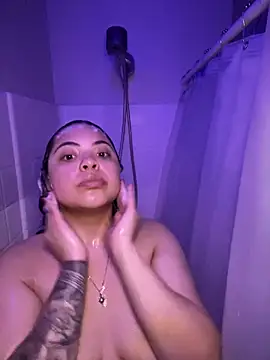 Snapshot of drizzypeach602 chatting on February 2025 05:43:02 AM drizzypeach602 online show from February 2025 05:43:02 AM