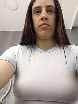 Amira Milker online show from September 2025 01:22:01 PM