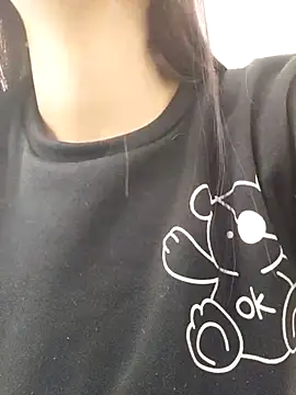 Amira Milker online show from March 2025 01:01:01 PM