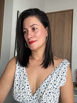 Snapshot of Verito_hot chatting on September 2025 06:47:02 PM Verito hot online show from September 2025 06:47:02 PM