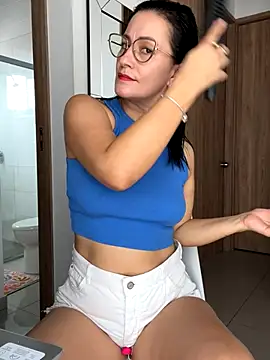 Snapshot of Verito_hot chatting on October 2025 02:09:02 PM Verito hot online show from October 2025 02:09:02 PM