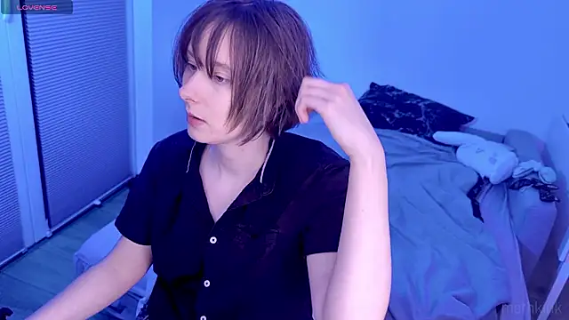 mothkink online show from February 2026 06:52:01 PM