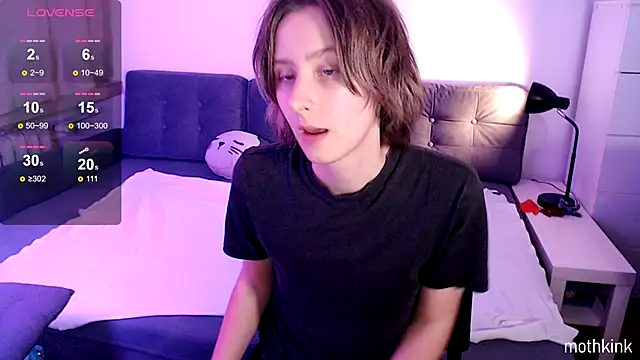 mothkink online show from October 2025 07:00:01 PM