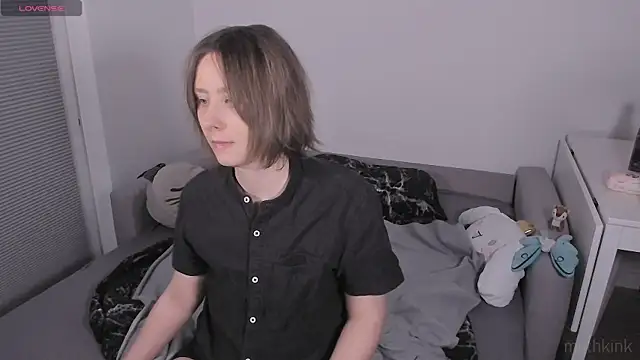 mothkink online show from May 2026 06:12:02 PM