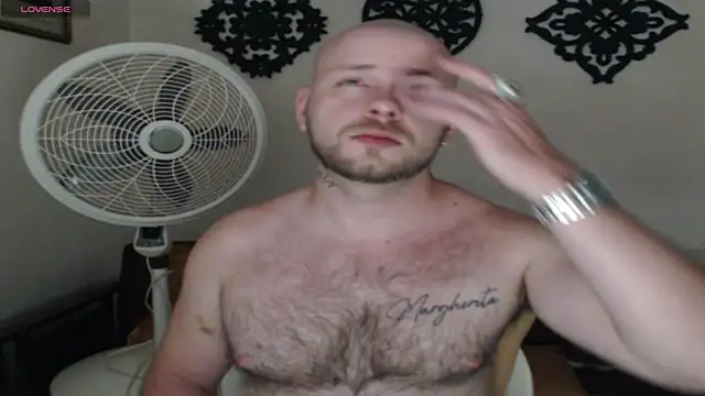 Snapshot of TONY_WHITE_7 chatting on June 2026 01:14:01 AM TONY WHITE 7 online show from June 2026 01:14:01 AM