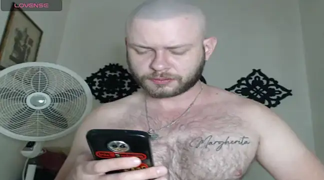 Snapshot of TONY_WHITE_7 chatting on December 2024 01:09:01 AM TONY WHITE 7 online show from December 2024 01:09:01 AM