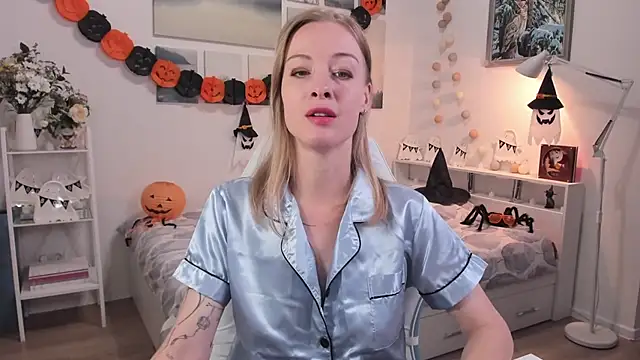 MissRightX online show from October 2025 10:05:02 AM