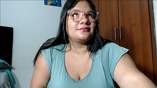 Snapshot of Van3orgasm4me chatting on May 2026 09:08:02 AM Van3orgasm4me online show from May 2026 09:08:02 AM