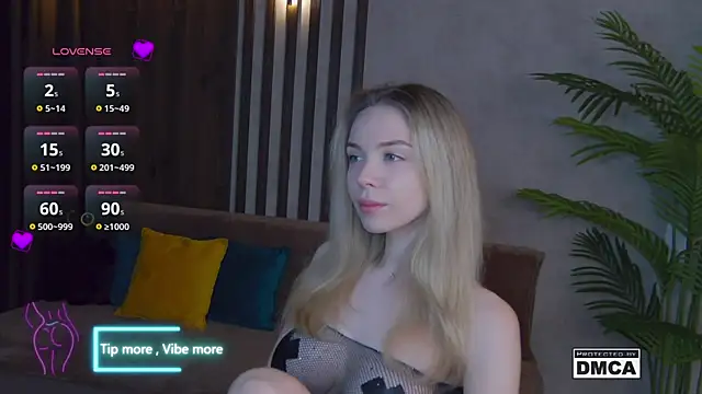 Holl1Would online show from February 2025 03:34:02 AM