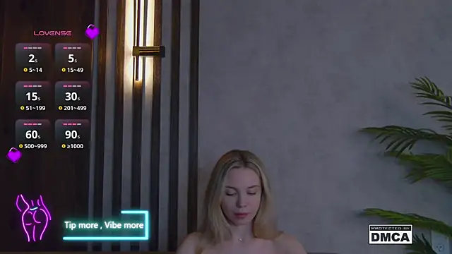 Holl1Would online show from March 2025 10:53:01 PM