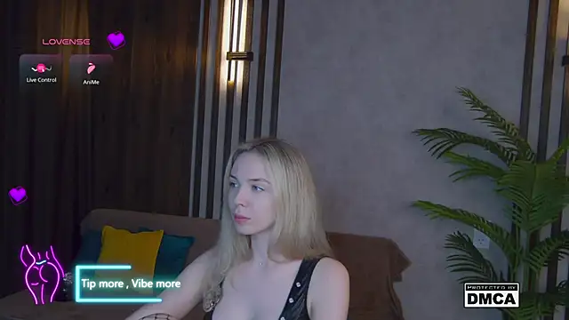 Holl1Would online show from March 2025 07:36:02 PM