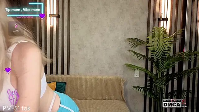 Holl1Would online show from December 2025 07:26:01 PM