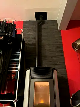 Snapshot of louh261 chatting on November 2025 05:46:05 PM louh261 online show from November 2025 05:46:05 PM