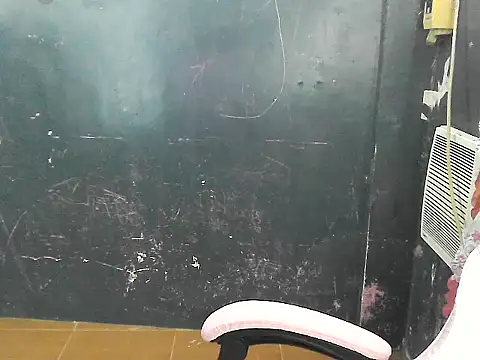 Snapshot of hotasianivy19 chatting on October 2025 03:44:02 PM hotasianivy19 online show from October 2025 03:44:02 PM