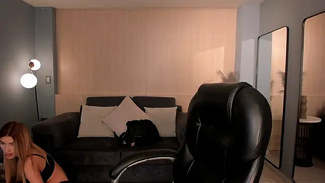 LexieWayne online show from December 2025 07:38:01 PM