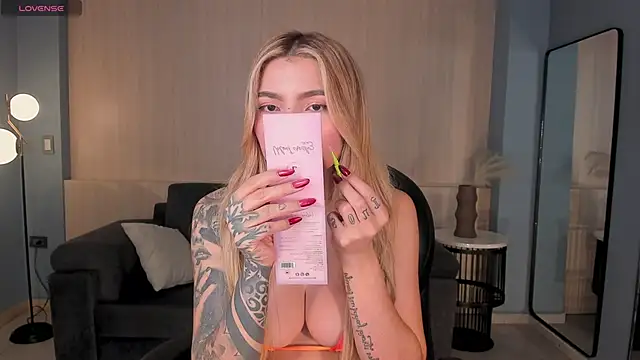 LexieWayne online show from April 2026 08:20:02 PM