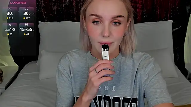 LianaFord online show from October 2025 10:33:01 PM