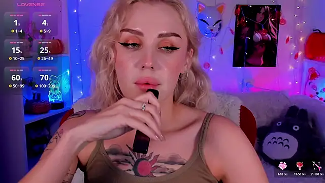 LianaFord online show from October 2025 07:35:02 PM