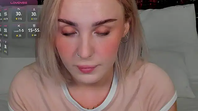 LianaFord online show from October 2025 11:25:02 PM