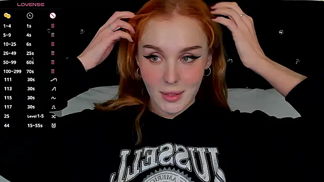 LianaFord online show from November 2025 06:58:01 PM