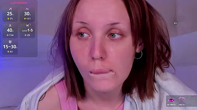Snapshot of LianaFord chatting on May 2026 05:44:02 AM LianaFord online show from May 2026 05:44:02 AM