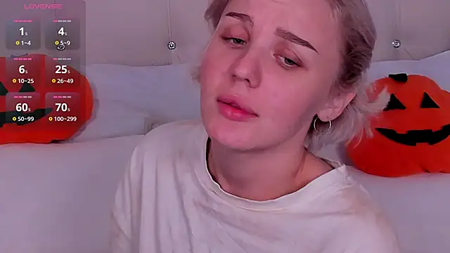 LianaFord online show from October 2025 10:11:01 PM