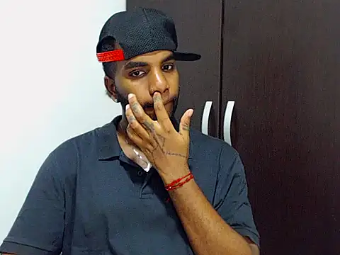 Rene hotman online show from October 2025 09:25:01 PM