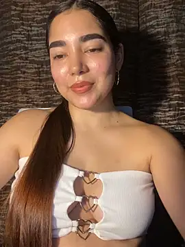 DulceChloe99 online show from February 2026 07:15:01 PM