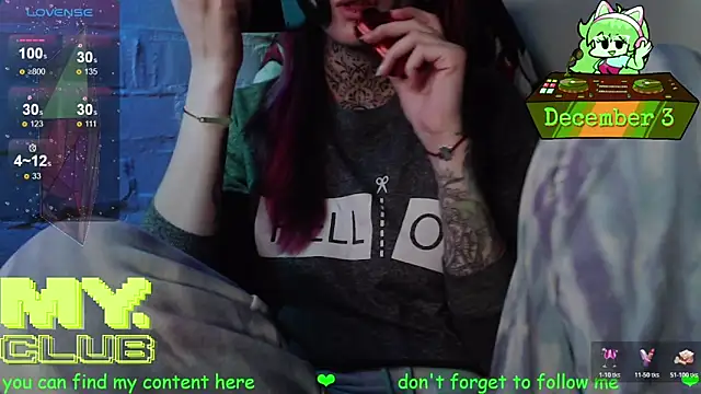 Snapshot of Witch_Emma chatting on December 2025 09:25:02 PM Witch Emma online show from December 2025 09:25:02 PM