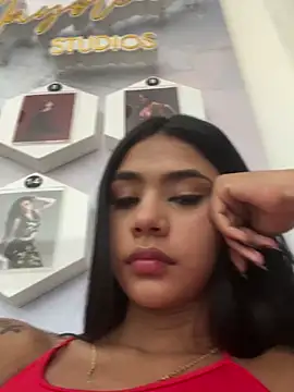 Snapshot of AntonellaRossi chatting on June 2026 05:45:01 PM AntonellaRossi online show from June 2026 05:45:01 PM