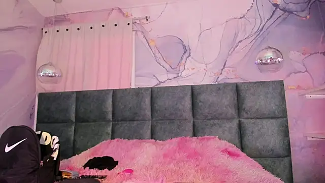 AntonellaRossi online show from April 2026 07:48:01 PM