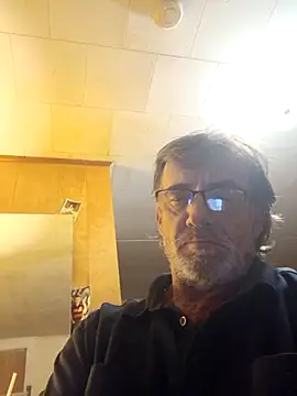 Snapshot of OralDesires2 chatting on October 2025 10:32:02 PM OralDesires2 online show from October 2025 10:32:02 PM