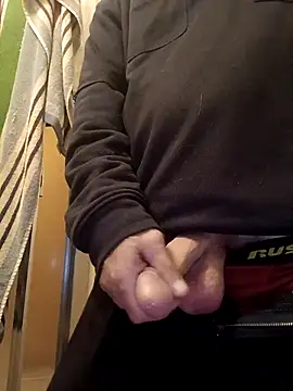 Snapshot of OralDesires2 chatting on November 2025 10:57:02 PM OralDesires2 online show from November 2025 10:57:02 PM