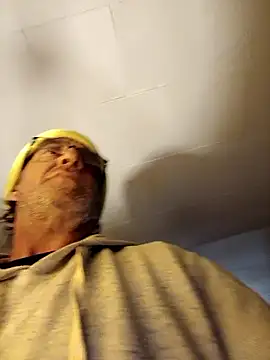 Snapshot of OralDesires2 chatting on December 2025 10:47:01 PM OralDesires2 online show from December 2025 10:47:01 PM