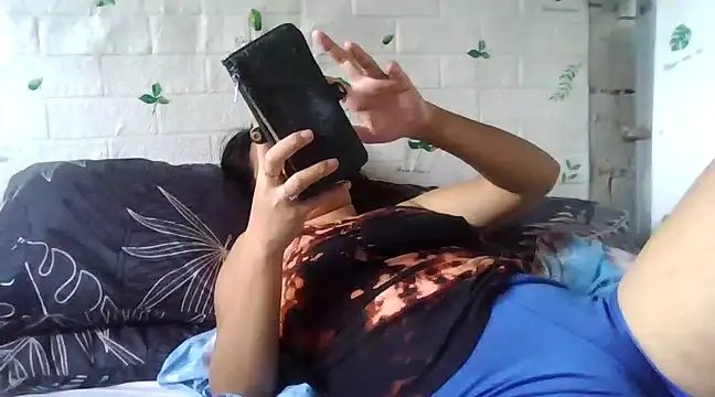 Snapshot of Silly_Girl21 chatting on March 2025 12:53:01 AM Silly Girl21 online show from March 2025 12:53:01 AM