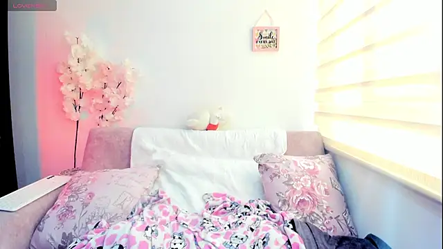 CristinaLaurentt online show from May 2026 09:33:01 PM