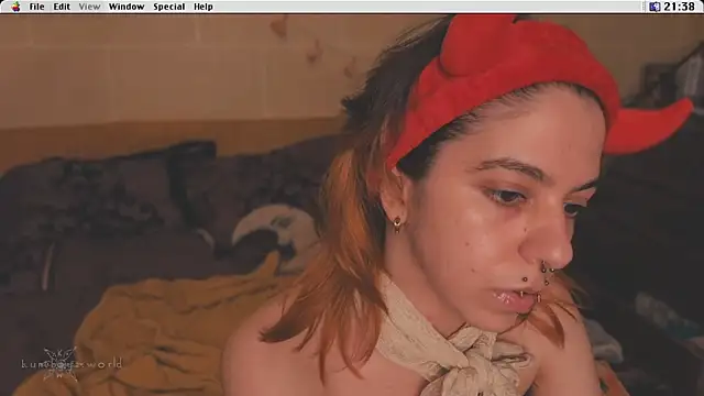 Snapshot of Kryptosworld chatting on October 2025 08:39:02 PM Kryptosworld online show from October 2025 08:39:02 PM